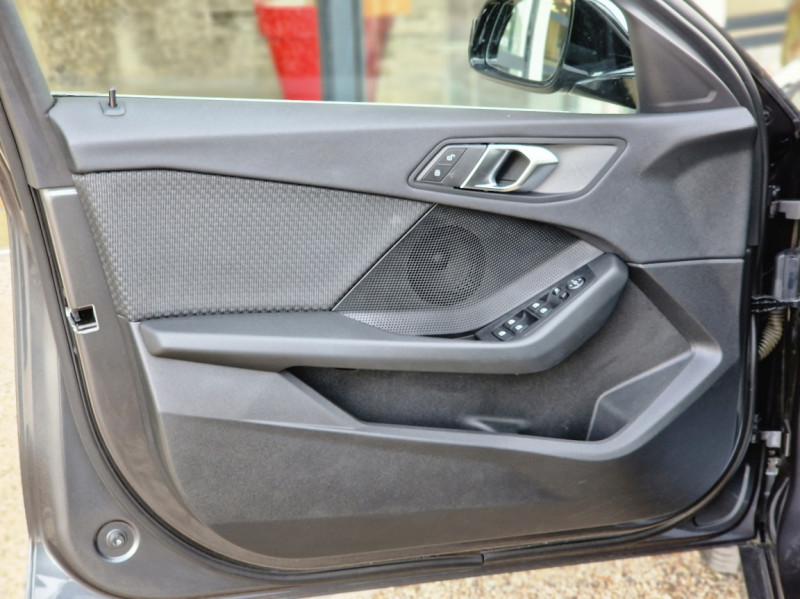 Photo 17 de l'offre de BMW 116D 116 ch DKG7 Business Design à 24990€ chez Centrale Auto Marché Mussidan