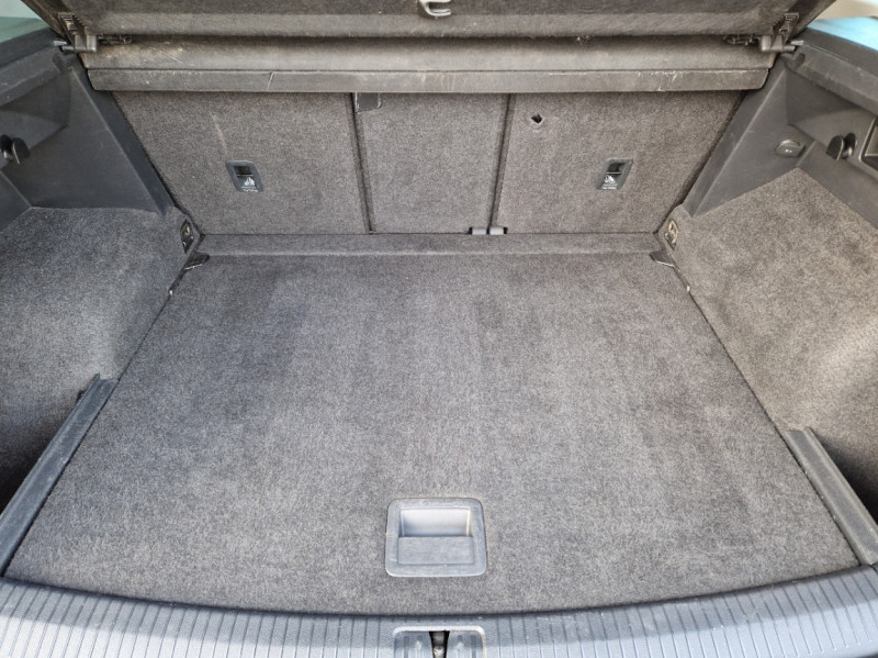 Photo 50 de l'offre de VOLKSWAGEN TIGUAN 2.0 TDI 150 DSG7 Carat à 28990€ chez Centrale Auto Marché Mussidan