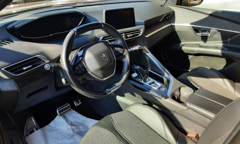 Photo 17 de l'offre de PEUGEOT 3008 1.2 Puretech 130ch SetS EAT6 GT Line à 20490€ chez Centrale Auto Marché Mussidan