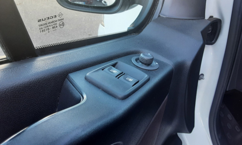 Photo 40 de l'offre de FIAT TALENTO FGN TOLE 1.2 CH2 1.6 MULTIJET 145 PACK PRO NAV à 21490€ chez Centrale Auto Marché Mussidan