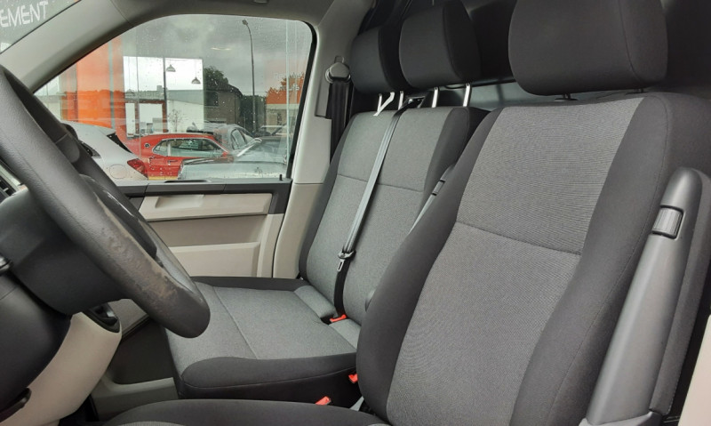 Photo 5 de l'offre de VOLKSWAGEN TRANSPORTER FGN TOLE L1H1 2.0 TDI 102 BUSINESS LINE  à 24990€ chez Centrale Auto Marché Mussidan
