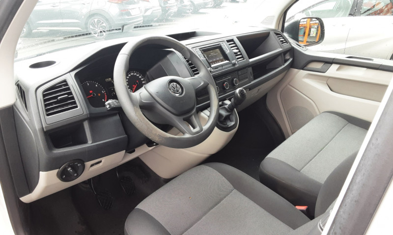 Photo 8 de l'offre de VOLKSWAGEN TRANSPORTER FGN TOLE L1H1 2.0 TDI 102 BUSINESS LINE  à 24990€ chez Centrale Auto Marché Mussidan