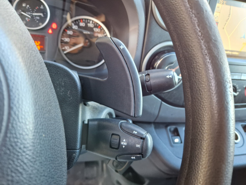 Photo 45 de l'offre de CITROEN BERLINGO L1 BlueHDi 100 SetS BUSINESS ETG6 à 11990€ chez Centrale Auto Marché Mussidan