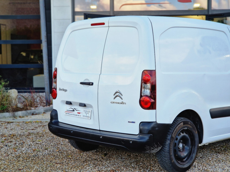 Photo 18 de l'offre de CITROEN BERLINGO L1 BlueHDi 100 SetS BUSINESS ETG6 à 11990€ chez Centrale Auto Marché Mussidan