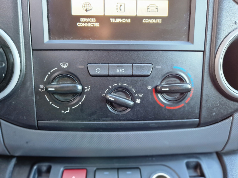 Photo 38 de l'offre de CITROEN BERLINGO L1 BlueHDi 100 SetS BUSINESS ETG6 à 11990€ chez Centrale Auto Marché Mussidan