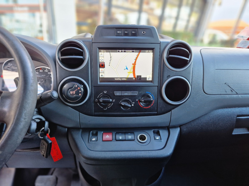 Photo 48 de l'offre de CITROEN BERLINGO L1 BlueHDi 100 SetS BUSINESS ETG6 à 11990€ chez Centrale Auto Marché Mussidan