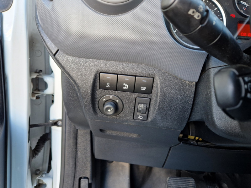Photo 47 de l'offre de CITROEN BERLINGO L1 BlueHDi 100 SetS BUSINESS ETG6 à 11990€ chez Centrale Auto Marché Mussidan