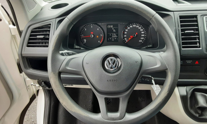Photo 12 de l'offre de VOLKSWAGEN TRANSPORTER FGN TOLE L1H1 2.0 TDI 102 BUSINESS LINE  à 24990€ chez Centrale Auto Marché Mussidan