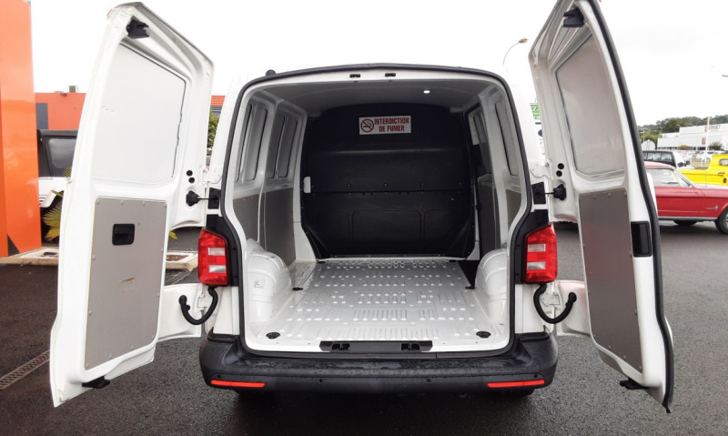 Photo 46 de l'offre de VOLKSWAGEN TRANSPORTER FGN TOLE L1H1 2.0 TDI 102 BUSINESS LINE  à 24990€ chez Centrale Auto Marché Mussidan