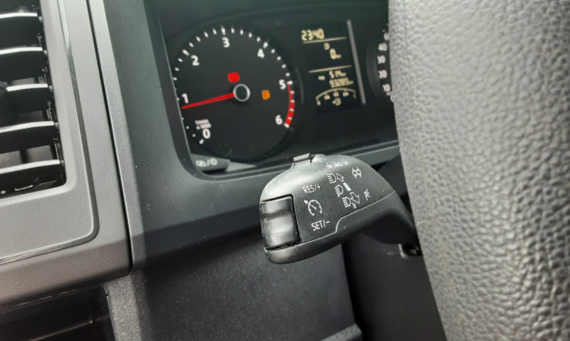 Photo 10 de l'offre de VOLKSWAGEN TRANSPORTER FGN TOLE L1H1 2.0 TDI 102 BUSINESS LINE  à 24990€ chez Centrale Auto Marché Mussidan