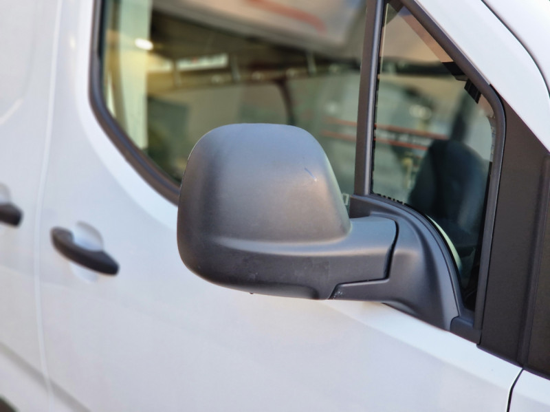 Photo 6 de l'offre de CITROEN BERLINGO Taille M BlueHDi 100  à 18490€ chez Centrale Auto Marché Mussidan