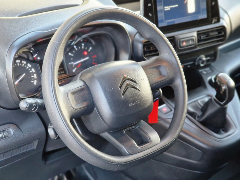 Photo 48 de l'offre de CITROEN BERLINGO Taille M BlueHDi 100  à 18490€ chez Centrale Auto Marché Mussidan