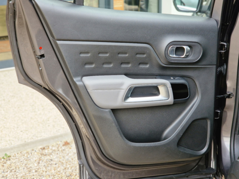 Photo 28 de l'offre de CITROEN C5 AIRCROSS  BlueHDi 130 SetS EAT8 Business à 21490€ chez Centrale Auto Marché Mussidan