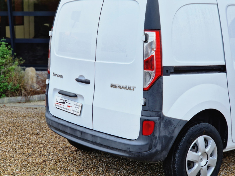 Photo 13 de l'offre de RENAULT KANGOO EXPRESS 1.5 DCI 90 ENERGY E6 GRAND CONFORT à 12490€ chez Centrale Auto Marché Mussidan