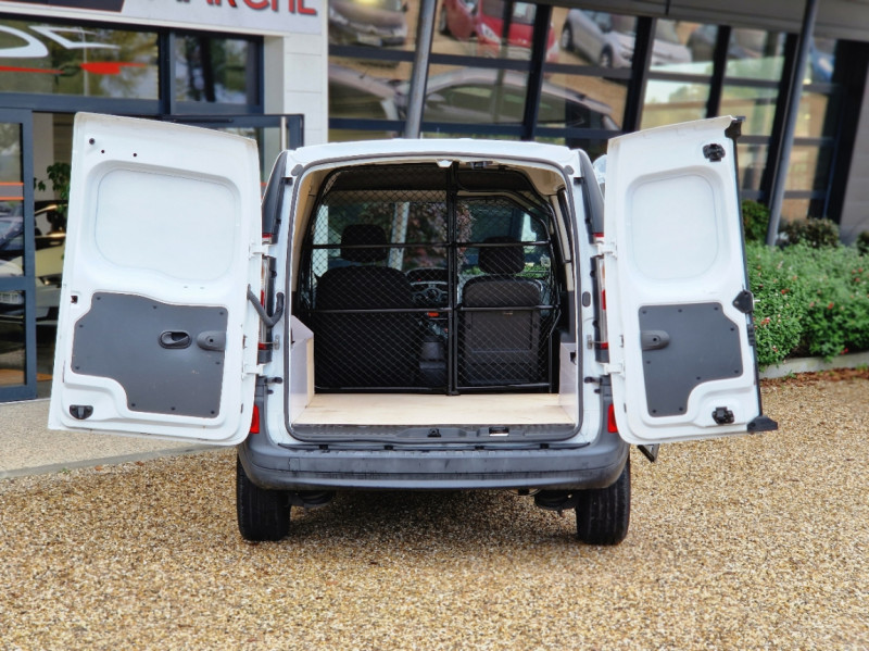 Photo 16 de l'offre de RENAULT KANGOO EXPRESS 1.5 DCI 90 ENERGY E6 GRAND CONFORT à 12490€ chez Centrale Auto Marché Mussidan