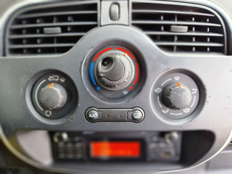 Photo 27 de l'offre de RENAULT KANGOO EXPRESS 1.5 DCI 90 ENERGY E6 GRAND CONFORT à 12490€ chez Centrale Auto Marché Mussidan