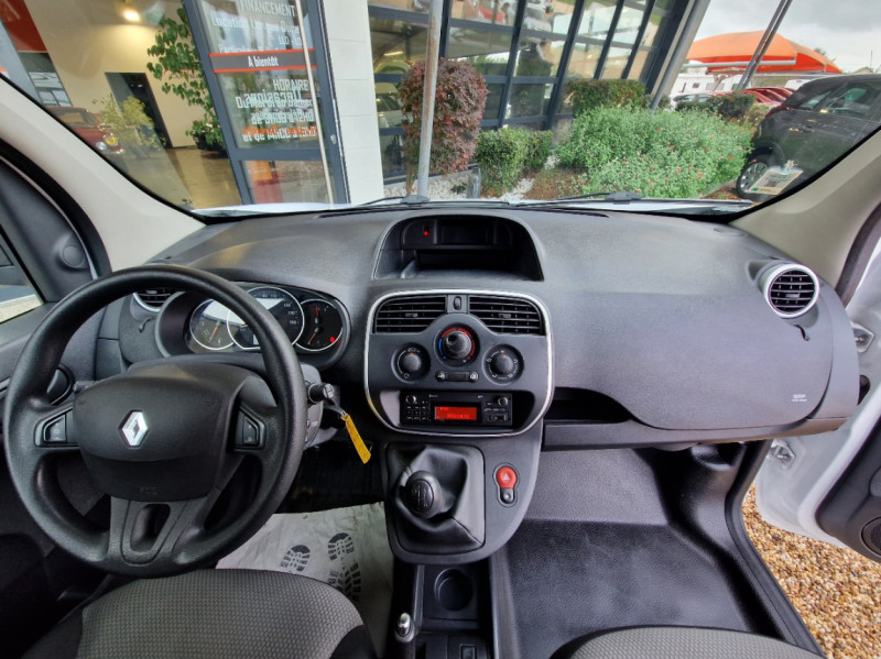 Photo 26 de l'offre de RENAULT KANGOO EXPRESS 1.5 DCI 90 ENERGY E6 GRAND CONFORT à 12490€ chez Centrale Auto Marché Mussidan