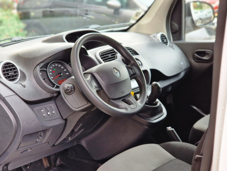 Photo 38 de l'offre de RENAULT KANGOO EXPRESS 1.5 DCI 90 ENERGY E6 GRAND CONFORT à 12490€ chez Centrale Auto Marché Mussidan