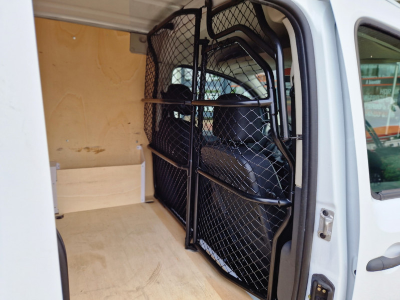 Photo 19 de l'offre de RENAULT KANGOO EXPRESS 1.5 DCI 90 ENERGY E6 GRAND CONFORT à 12490€ chez Centrale Auto Marché Mussidan