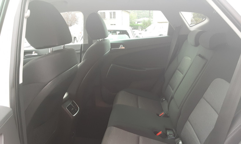 Photo 33 de l'offre de HYUNDAI TUCSON 1.6 CRDi 115 hybrid Business  à 18990€ chez Centrale Auto Marché Mussidan