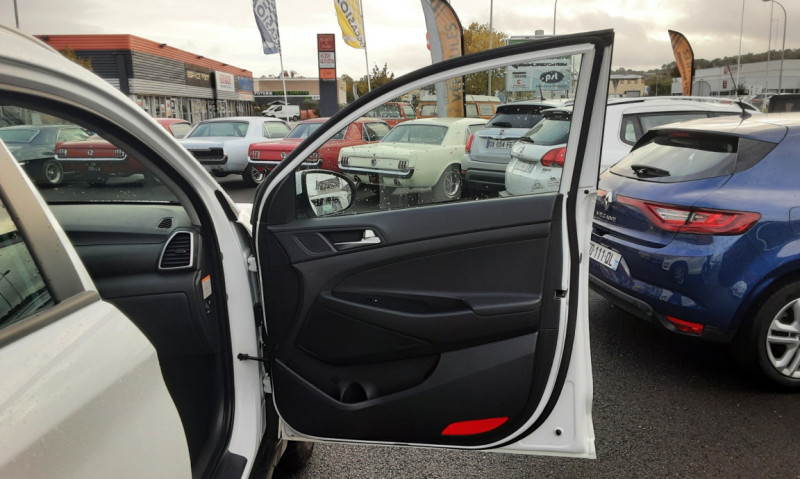 Photo 15 de l'offre de HYUNDAI TUCSON 1.6 CRDi 115 hybrid Business  à 18990€ chez Centrale Auto Marché Mussidan