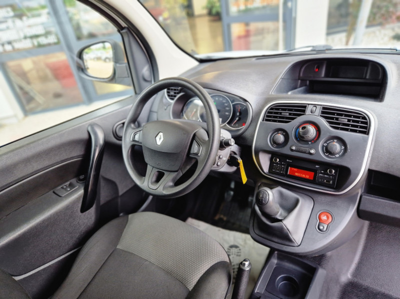 Photo 25 de l'offre de RENAULT KANGOO EXPRESS 1.5 DCI 90 ENERGY E6 GRAND CONFORT à 12490€ chez Centrale Auto Marché Mussidan