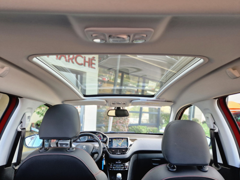 Photo 18 de l'offre de PEUGEOT 2008 BlueHDi 100ch SetS BVM6 GT LINE à 16990€ chez Centrale Auto Marché Mussidan