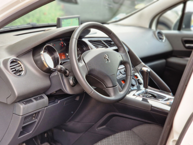 Photo 16 de l'offre de PEUGEOT 3008  1.6 BlueHDi 120ch SetS EAT6 Business Pack à 12490€ chez Centrale Auto Marché Mussidan