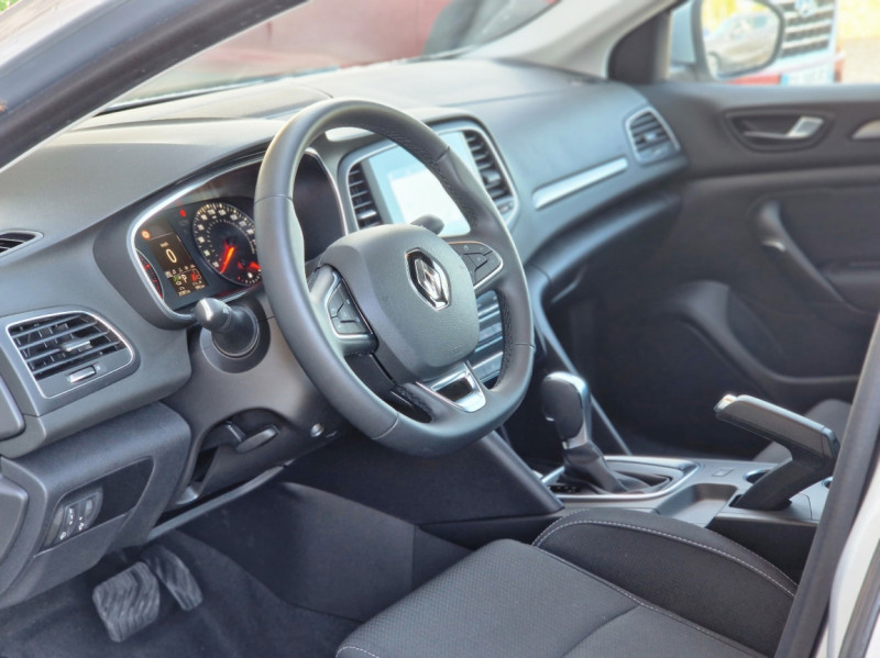 Photo 20 de l'offre de RENAULT MEGANE IV Berline Blue dCi 115 EDC Business à 19990€ chez Centrale Auto Marché Mussidan