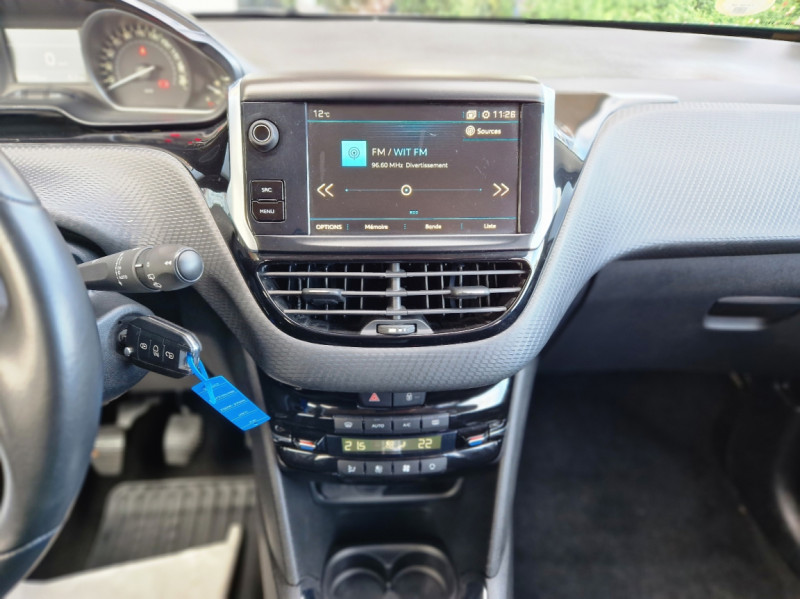 Photo 37 de l'offre de PEUGEOT 208 BlueHDi 100ch BVM6 Allure à 11990€ chez Centrale Auto Marché Mussidan