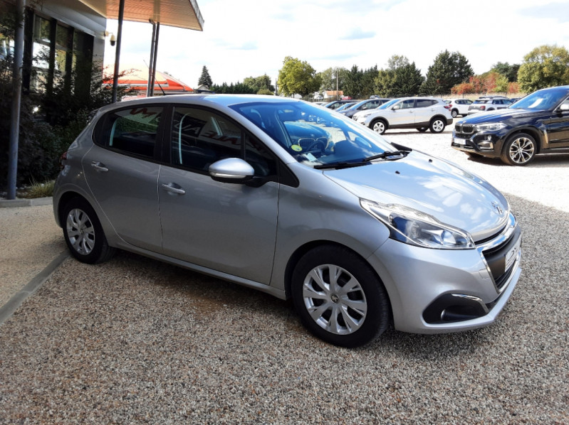Photo 8 de l'offre de PEUGEOT 208 1.6 BlueHDi 100ch SetS BVM5 Active Business à 10990€ chez Centrale Auto Marché Mussidan