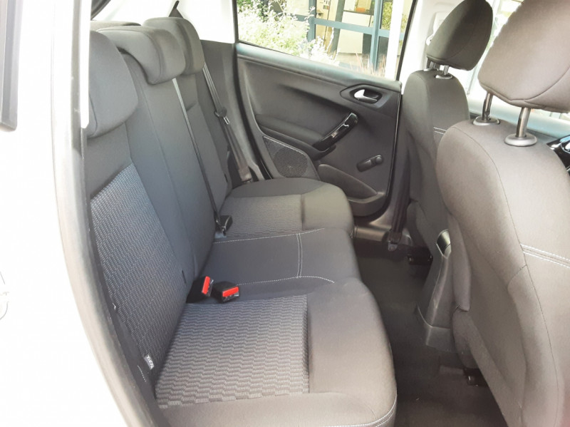 Photo 21 de l'offre de PEUGEOT 208 1.6 BlueHDi 100ch SetS BVM5 Active Business à 10990€ chez Centrale Auto Marché Mussidan