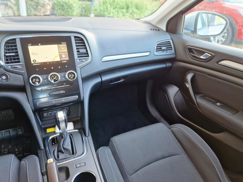 Photo 34 de l'offre de RENAULT MEGANE IV Berline Blue dCi 115 EDC Business à 19990€ chez Centrale Auto Marché Mussidan