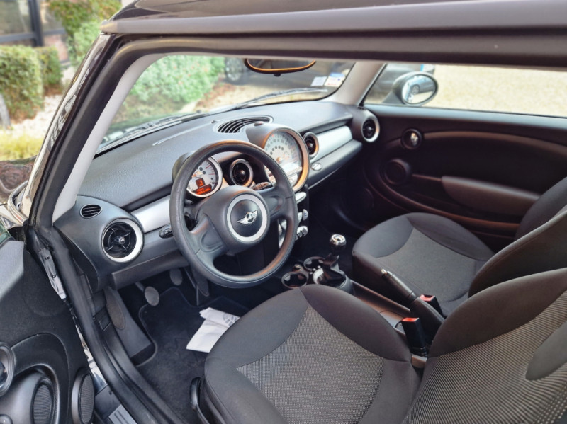 Photo 25 de l'offre de MINI MINI D 90 CH ONE à 8900€ chez Centrale Auto Marché Mussidan