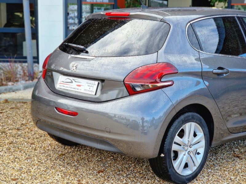 Photo 12 de l'offre de PEUGEOT 208 BlueHDi 100ch BVM6 Allure à 11990€ chez Centrale Auto Marché Mussidan