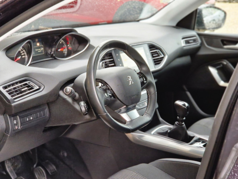 Photo 48 de l'offre de PEUGEOT 308 BlueHDi 130ch SetS BVM6 Allure à 18990€ chez Centrale Auto Marché Mussidan