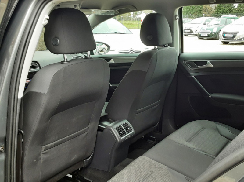 Photo 24 de l'offre de VOLKSWAGEN GOLF 1.6 TDI 115 FAP BVM5 Confortline Business à 18490€ chez Centrale Auto Marché Mussidan