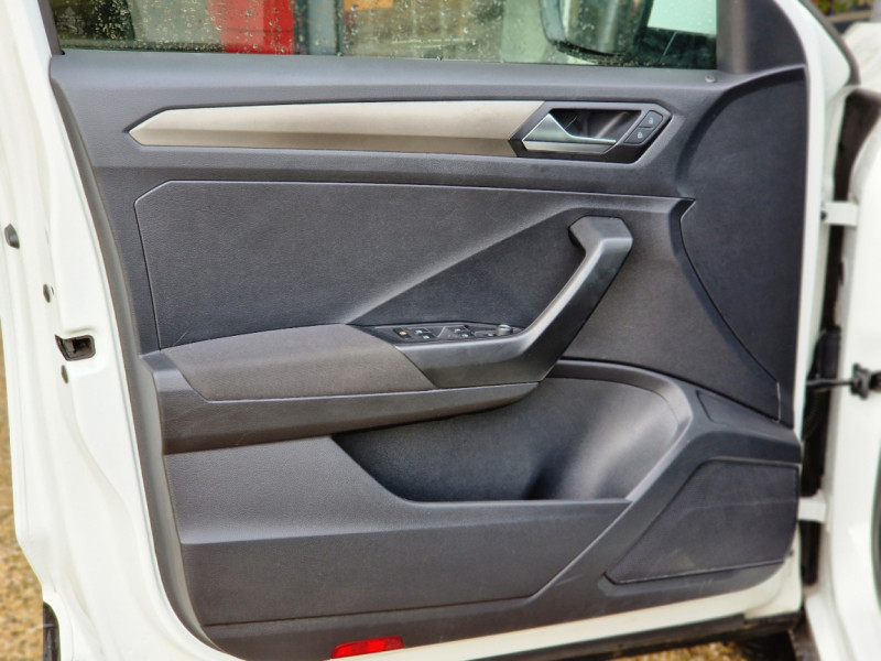 Photo 14 de l'offre de VOLKSWAGEN T ROC 1.6 TDI 115 Start/Stop BVM6 Lounge à 19990€ chez Centrale Auto Marché Mussidan