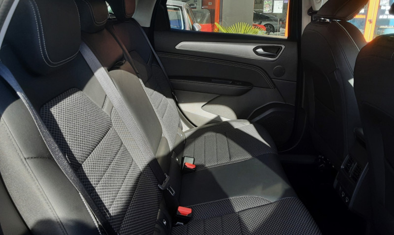 Photo 17 de l'offre de RENAULT ARKANA E-Tech 145 - 21B Intens à 26490€ chez Centrale Auto Marché Mussidan
