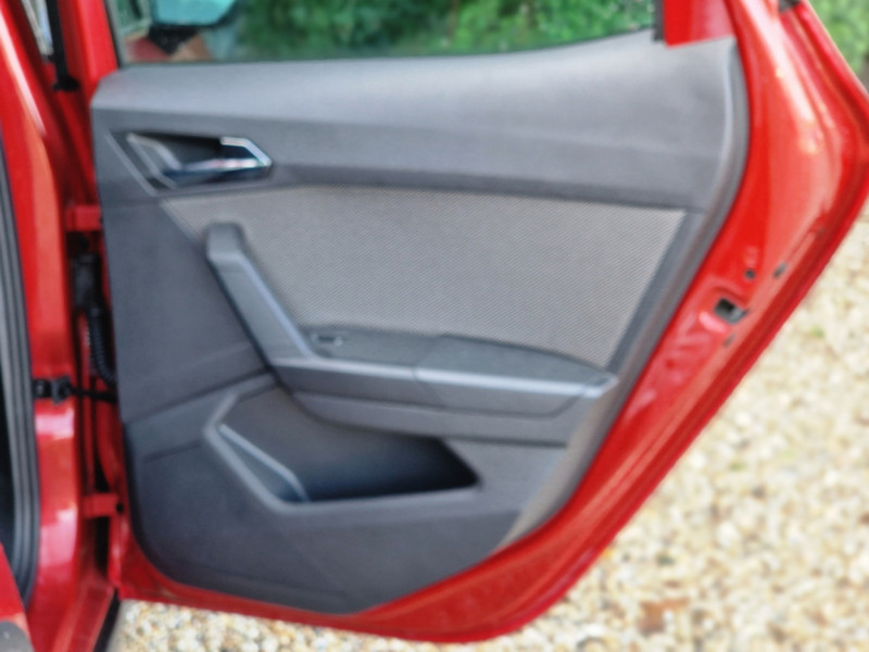Photo 30 de l'offre de SEAT ARONA 1.6 TDI 95 ch Start/Stop DSG7 Xcellence à 17990€ chez Centrale Auto Marché Mussidan