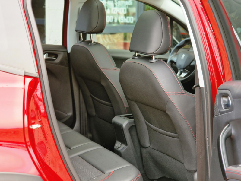 Photo 46 de l'offre de PEUGEOT 2008 BlueHDi 100ch SetS BVM6 GT LINE à 16990€ chez Centrale Auto Marché Mussidan