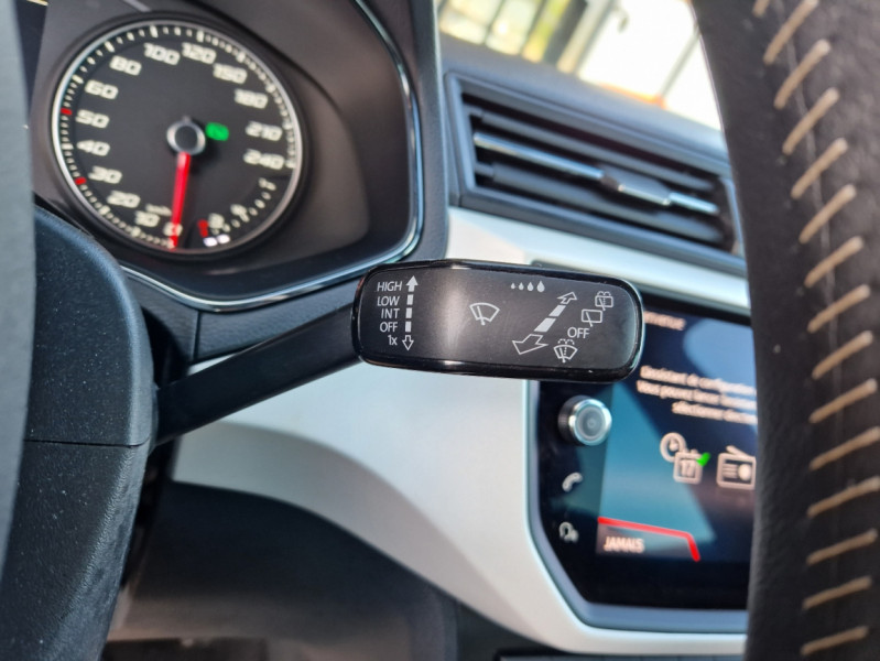 Photo 41 de l'offre de SEAT ARONA 1.6 TDI 95 ch Start/Stop DSG7 Xcellence à 17990€ chez Centrale Auto Marché Mussidan