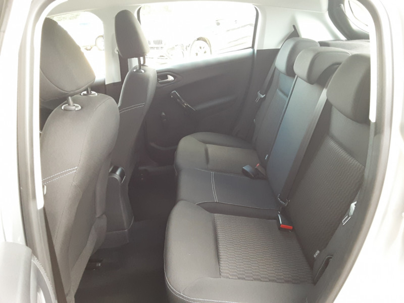 Photo 50 de l'offre de PEUGEOT 208 1.6 BlueHDi 100ch SetS BVM5 Active Business à 10990€ chez Centrale Auto Marché Mussidan