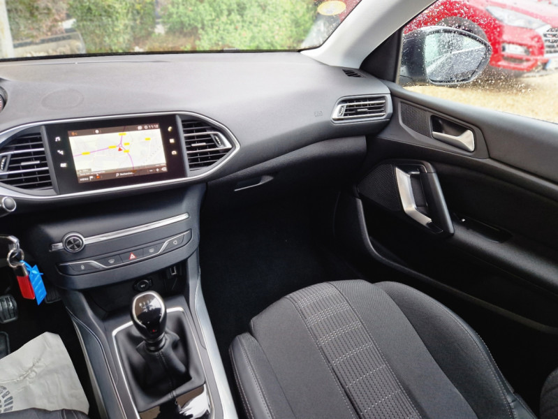 Photo 10 de l'offre de PEUGEOT 308 BlueHDi 130ch SetS BVM6 Allure à 18990€ chez Centrale Auto Marché Mussidan