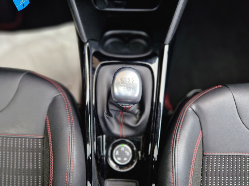 Photo 38 de l'offre de PEUGEOT 2008 BlueHDi 100ch SetS BVM6 GT LINE à 16990€ chez Centrale Auto Marché Mussidan