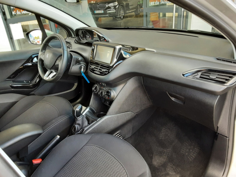 Photo 33 de l'offre de PEUGEOT 208 1.6 BlueHDi 100ch SetS BVM5 Active Business à 10990€ chez Centrale Auto Marché Mussidan