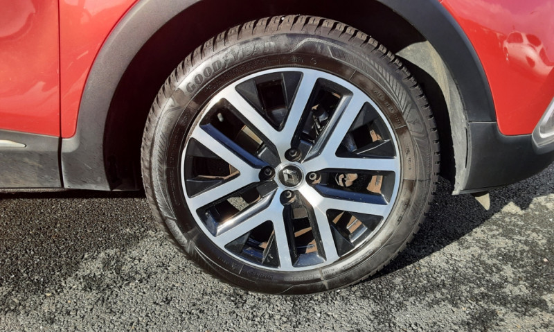 Photo 6 de l'offre de RENAULT CAPTUR dCi 90 RED EDITION à 15290€ chez Centrale Auto Marché Mussidan