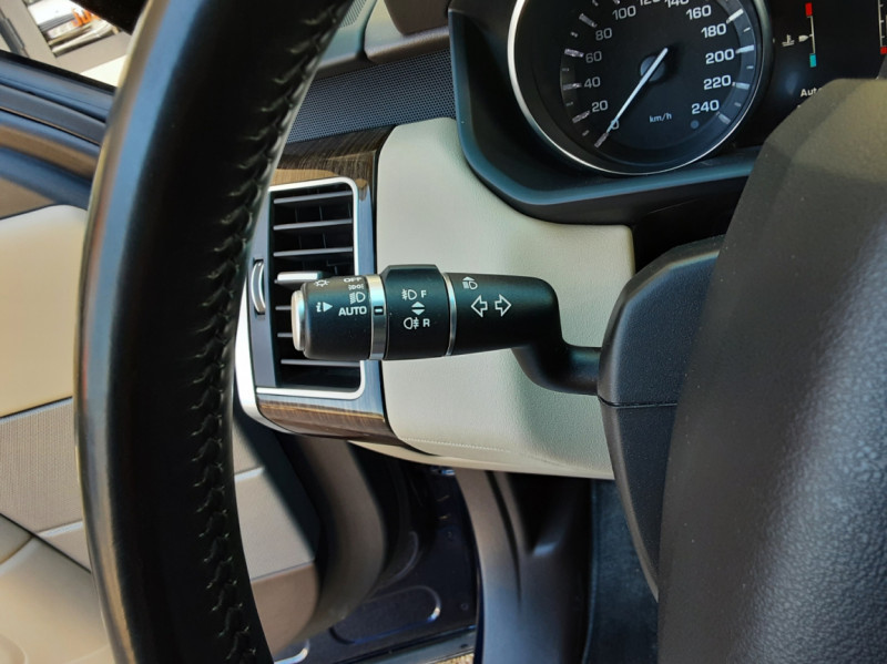 Photo 45 de l'offre de LAND-ROVER RANGE ROVER SPORT  TDV6 3.0L HSE A à 29490€ chez Centrale Auto Marché Mussidan