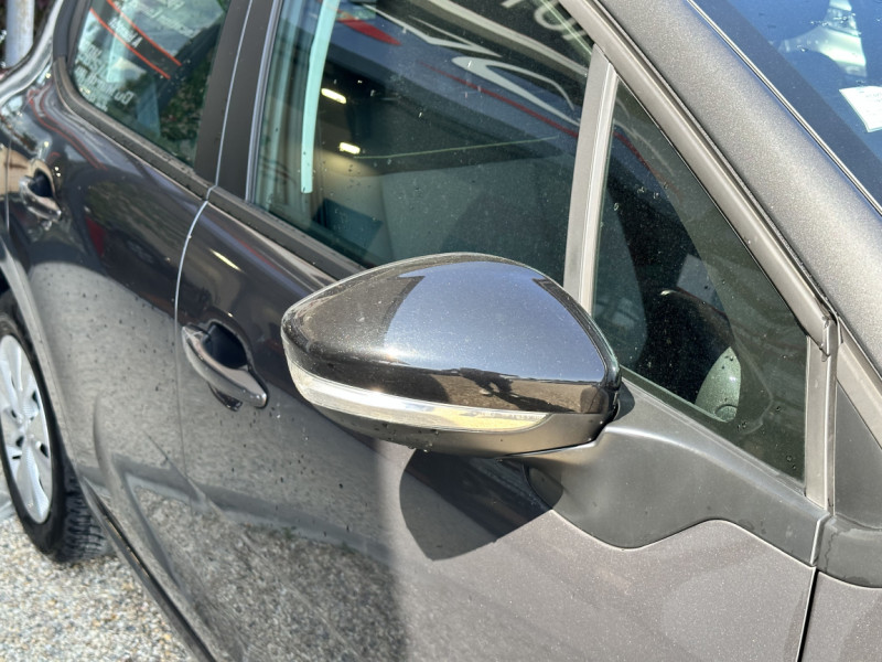 Photo 6 de l'offre de CITROEN C3 PureTech 82 105g Feel Business à 12490€ chez Centrale Auto Marché Mussidan