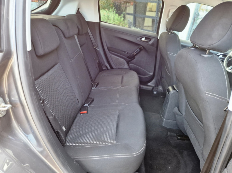 Photo 33 de l'offre de PEUGEOT 208 BlueHDi 100ch BVM6 Allure à 11990€ chez Centrale Auto Marché Mussidan